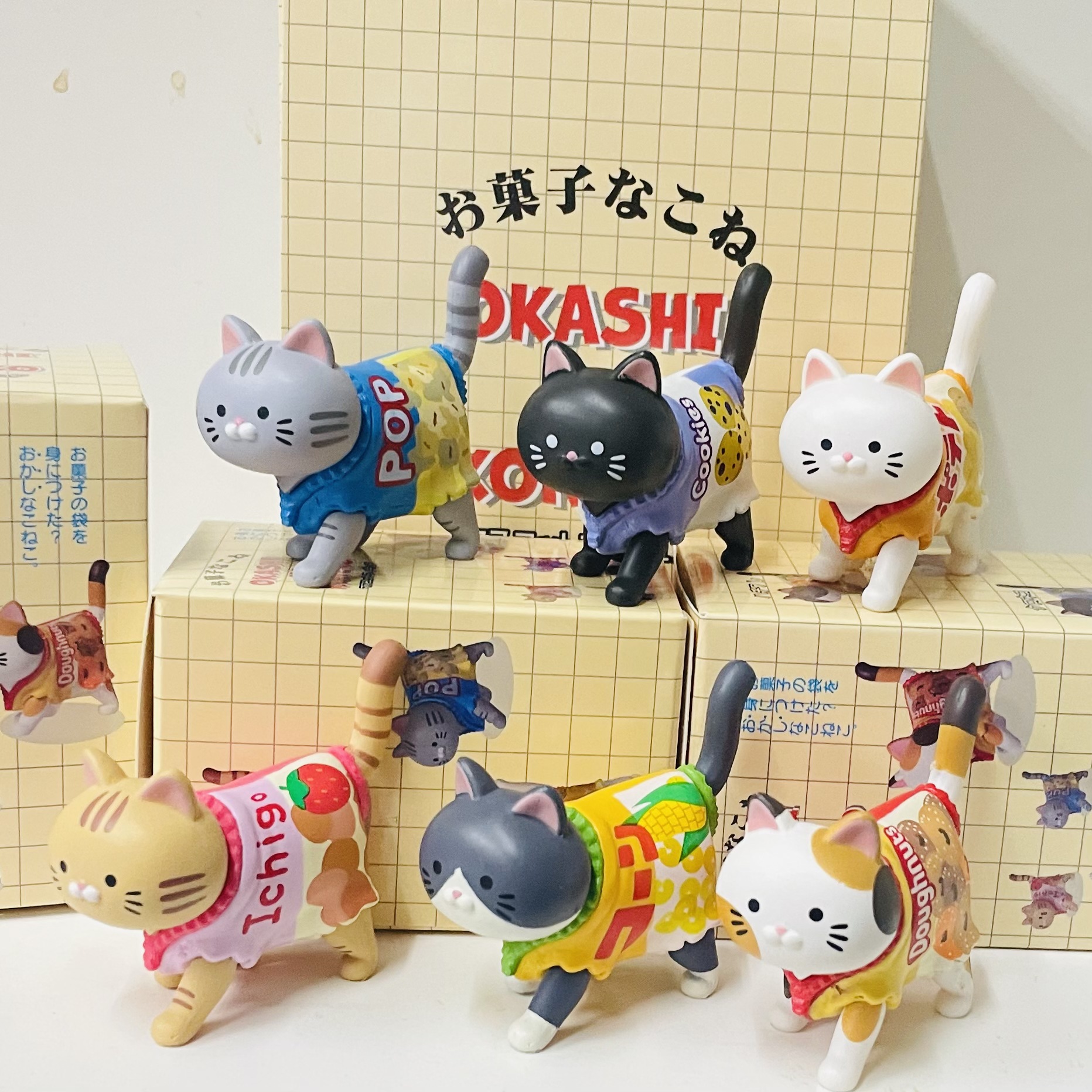 Cute Cat Blind Box Wearing Can - مراجعة Food Snacks For Kids وسعره